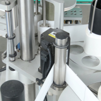 Automatische dubbelzijdige platte fles TN-150K Kleefkleefmerkmachine 220V 2,2KW