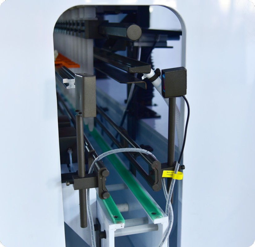 Microcomputer Lijn Anti-corrosie zwaartekracht flessen vulmachine 100 ml 500 ml