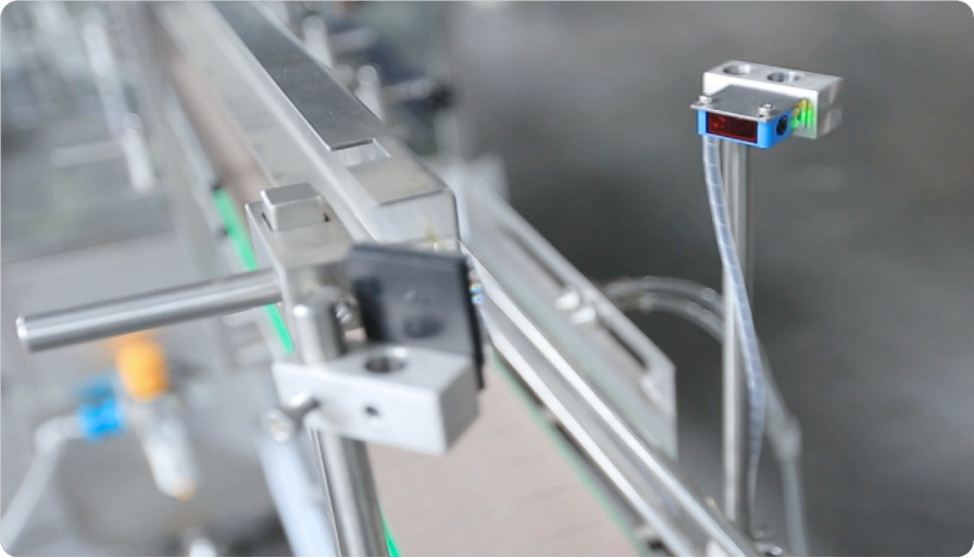 Robotische flessen ontgrendelingsmachine LP-D70 Snelle flessen grootte schakelaar 50-1000 ml