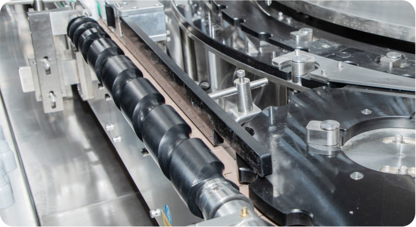 GX-16-12TS High Speed Follow Type geïntegreerde vulkappenmachine 10000BPH 380V 6KW